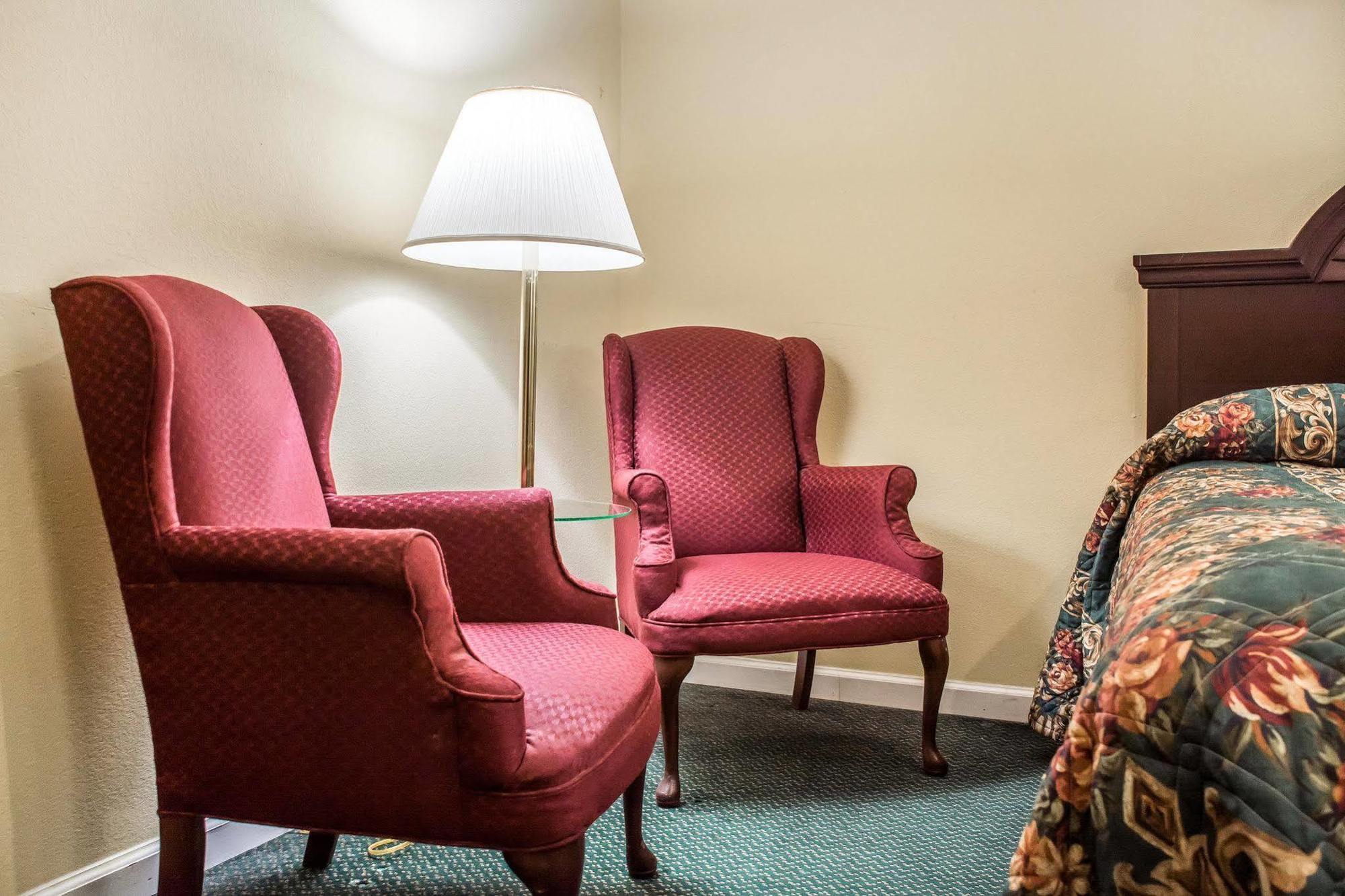 Econo Lodge & Suites Airport North Syracuse Ngoại thất bức ảnh